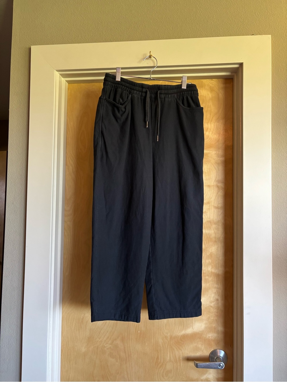 Athleta Wide Leg Crop Terry Sweatpants S Black Drawstring Pockets Relaxed